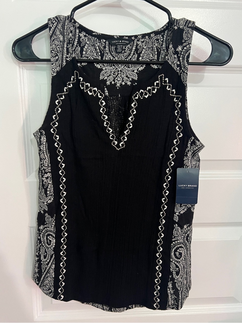 NWT Lucky Brand Black Sleeveless Paisley-Print Camisole